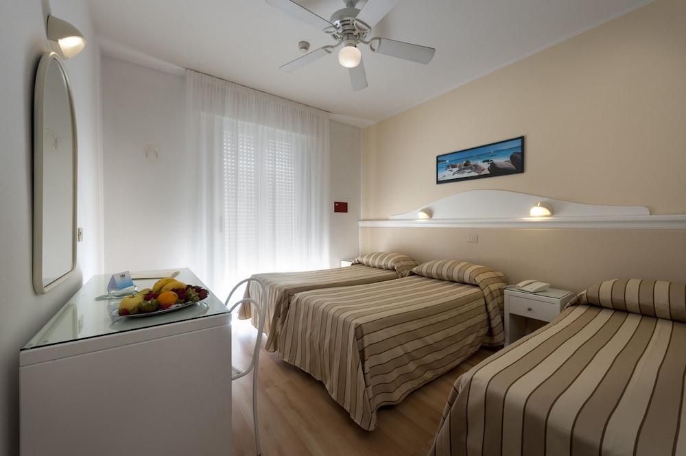 Hotel Miami Lido di Jesolo Buitenkant foto