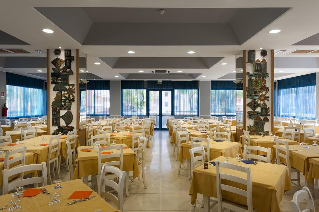 Hotel Miami Lido di Jesolo Buitenkant foto