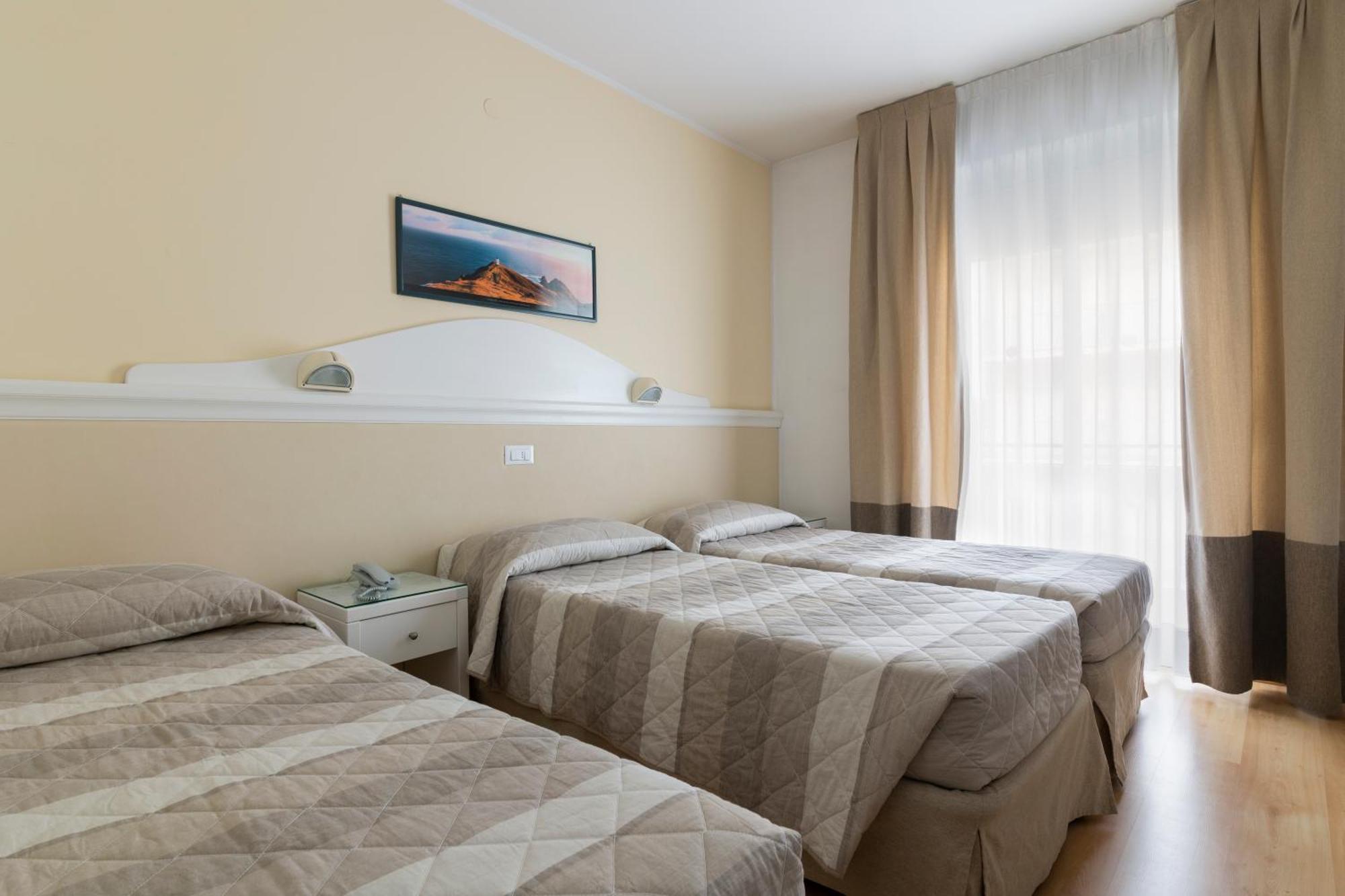 Hotel Miami Lido di Jesolo Buitenkant foto