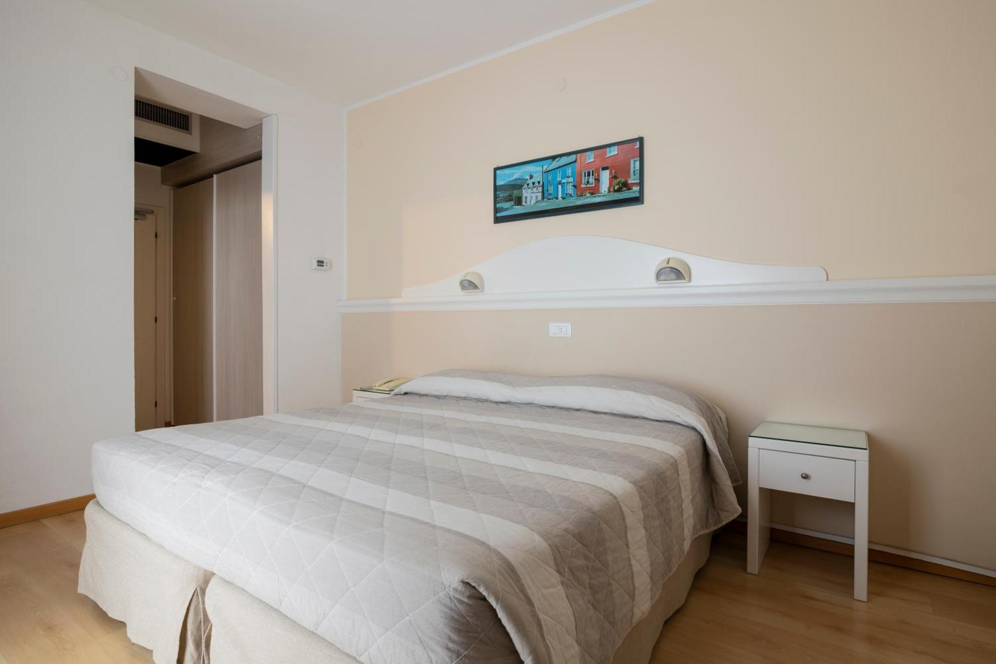 Hotel Miami Lido di Jesolo Buitenkant foto