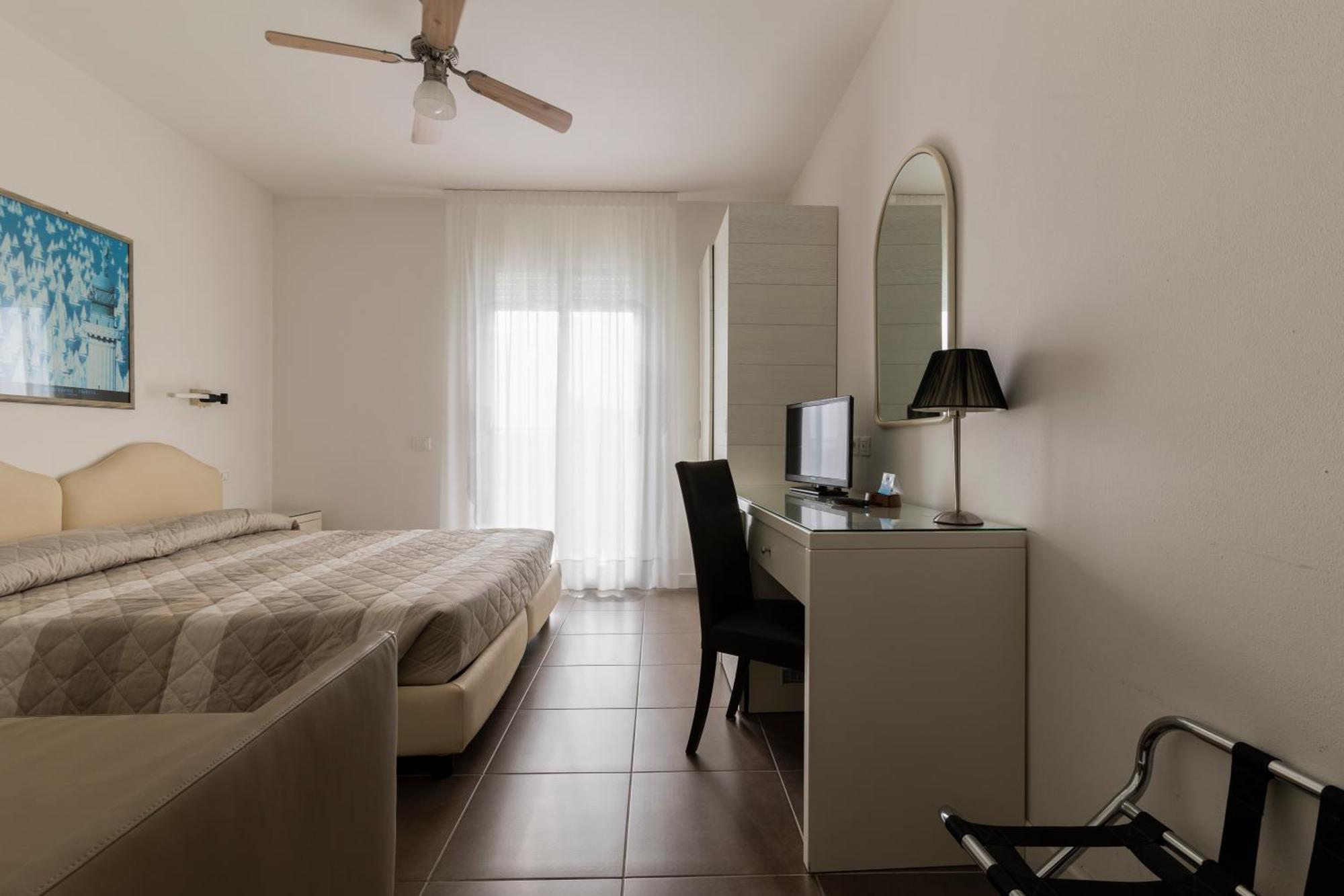Hotel Miami Lido di Jesolo Buitenkant foto