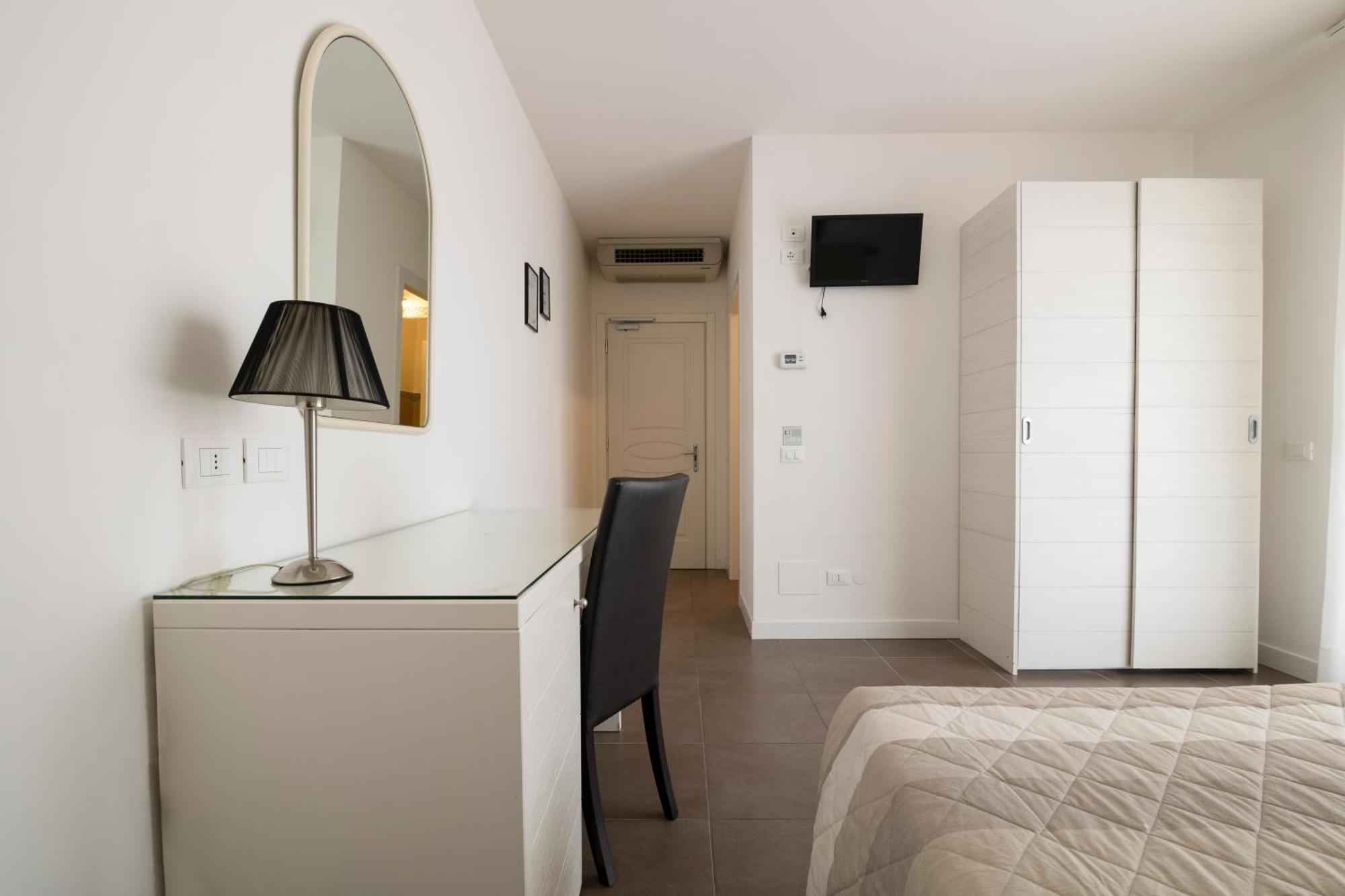 Hotel Miami Lido di Jesolo Buitenkant foto