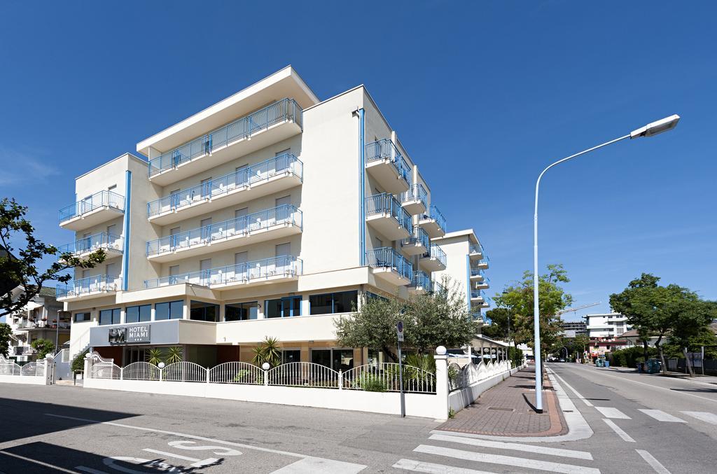 Hotel Miami Lido di Jesolo Buitenkant foto