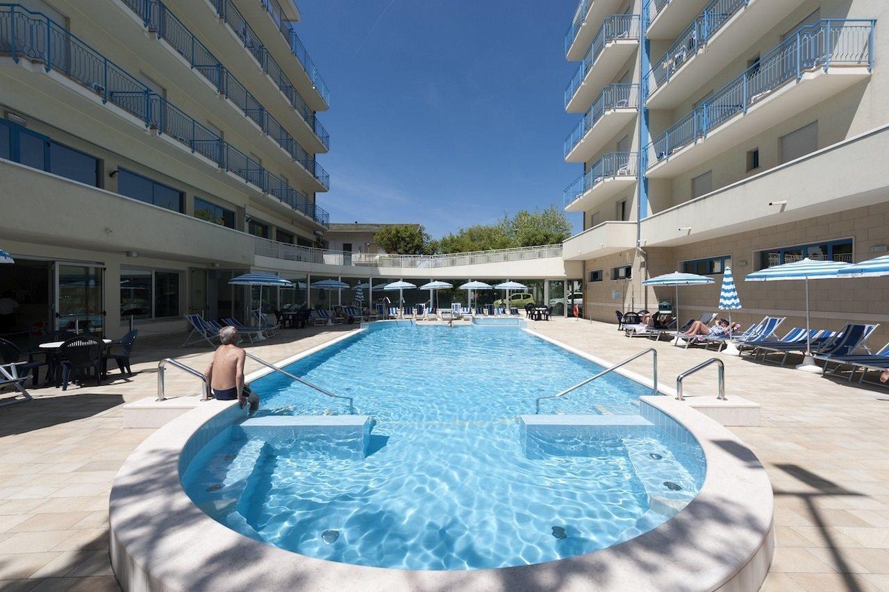 Hotel Miami Lido di Jesolo Buitenkant foto